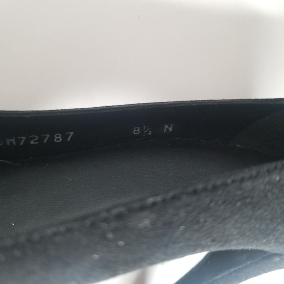 STUART WEITZMAN Black Round Toe Suede Pump Heels - Picture 11 of 12